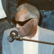 Ray Charles ensaiando para o Grammy de 1990.